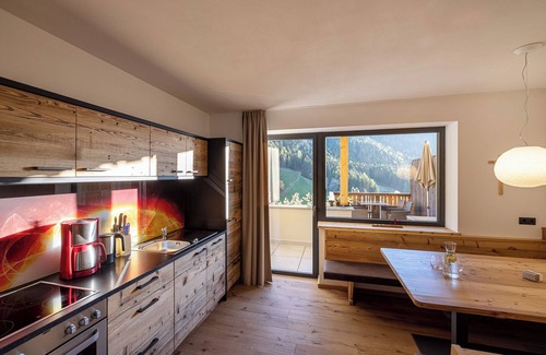 Collepietra Apartment | Inviting Apartment “Sonnleiten Sonne Mond u Sterne” with Views