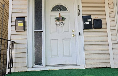 Ampere Apartment | Charming apartment with AC in East Orange - Perfect for a getawaynn