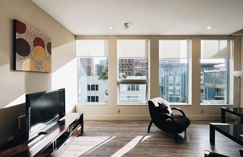 Westlake South Apartment | Charming Apartment in Downtown LA