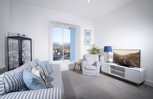 Ambleside Apartment | Perfect Apartment with Parking, Rated 10/10 by Guests