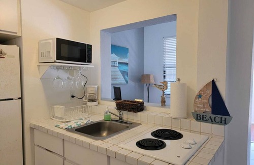 Parque Condo | Inviting Apartment with Pool Near Beach and Restaurants