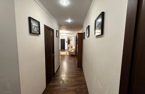 Pozniaky Apartment | 2-Bedroom Apartment Near Waterfront - Guest Rated 10/10