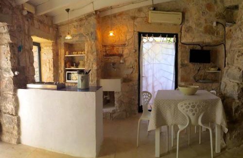 Marina di Pescoluse Apartment | Inviting Apartment with Jacuzzi & Sea View in Salve