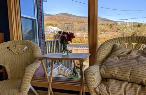 Jefferson House | Applebrook Historic Home with Mountain Views & Family Amenities