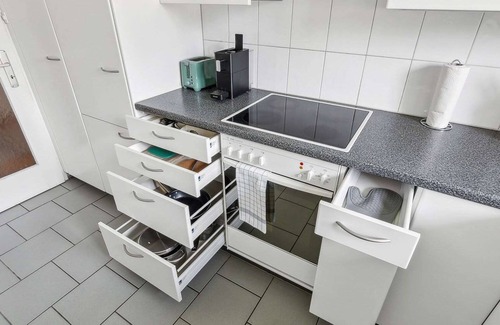 Center Apartment | Charming Apt 25 Mins from City Center