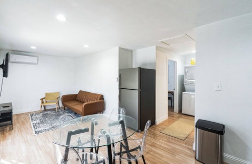 Dallas Apartment | Charming Arboretum Getaway: 1-Bedroom Hideaway