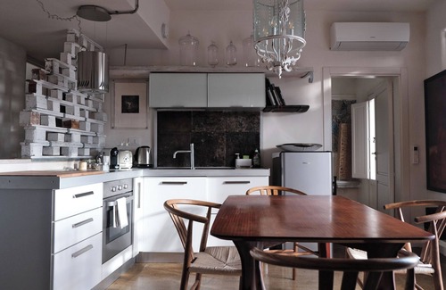 Modica House | Idyllic Artist's Retreat with Breathtaking Views in Modica