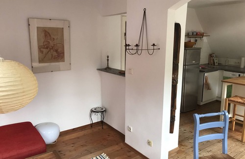 Forstenried House | Cozy Attic Apartment on Munich's Beautiful Outskirts