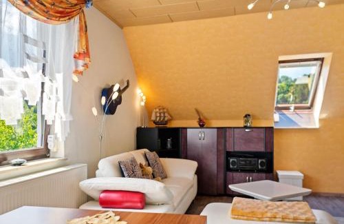 Pohla Apartment | Inviting Apartment with Garden View in Erzgebirge