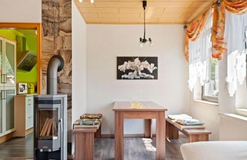 Pohla Apartment | Inviting Apartment with Garden View in Erzgebirge