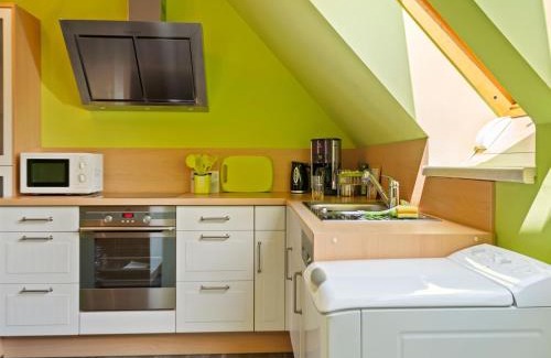 Pohla Apartment | Inviting Apartment with Garden View in Erzgebirge
