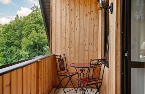 Pohla Apartment | Inviting Apartment with Garden View in Erzgebirge