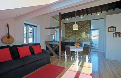 Alfama Apartment | Panoramic Terrace with Pantheon View in Alfama, Lisbon