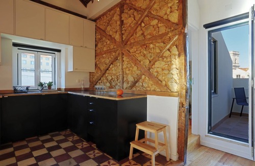 Alfama Apartment | Panoramic Terrace with Pantheon View in Alfama, Lisbon