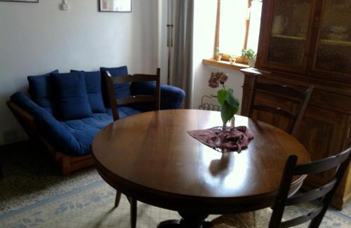 Meride Bed & Breakfast | Inviting B&B with Oceanfront Dining at La Crisalide