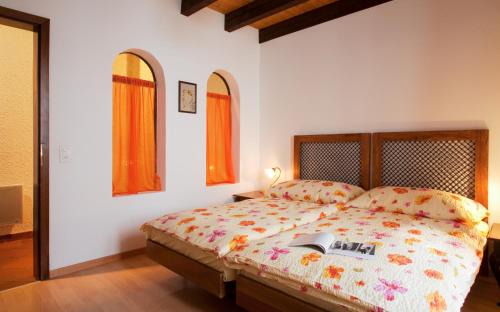 Meride Bed & Breakfast | Inviting B&B with Oceanfront Dining at La Crisalide