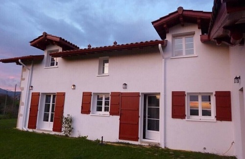 Saint-Pee-sur-Nivelle House | Beautiful Basque House with Spa & Child-Friendly Amenities