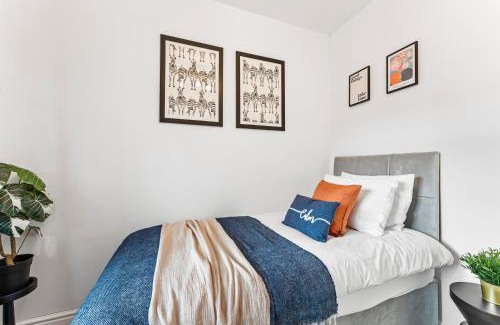 Ashford-in-the-Water House | Charming Bakewell Escape - Pet Friendly - Hot Tub