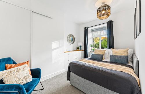 Ashford-in-the-Water House | Charming Bakewell Escape - Pet Friendly - Hot Tub