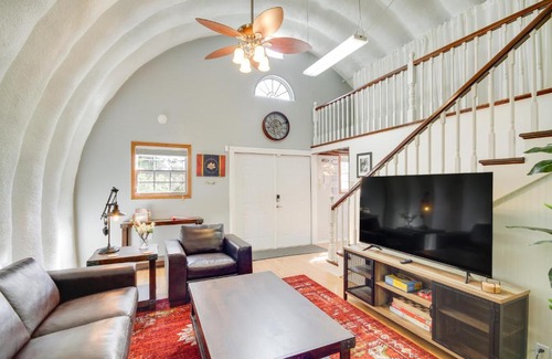 Bay St Louis House | Relaxing Bay St Louis Home with Canal Access for Families