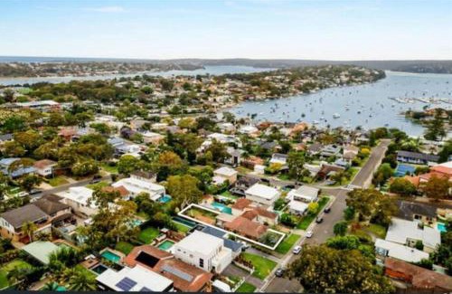 Burraneer House | Inviting Bayside Home with Hot Tub & Family-Friendly Perks