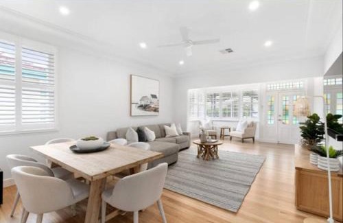 Burraneer House | Inviting Bayside Home with Hot Tub & Family-Friendly Perks