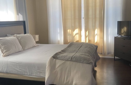 Bonita Shores Cottage | Cozy Beach Cottage Near Ocean, Shops & Dining - Guest Rated 9/10