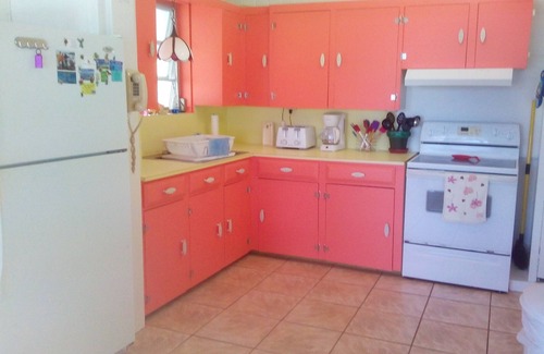 Spanish Wells House | Beachfront Cottage with Panoramic Ocean Views & Great Amenities