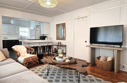 Morro Bay House | Cozy Beach Cottage Steps from the Shore with Pool Access