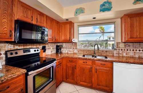 Lower Matecumbe Beach House | Beachfront Retreat in Lower Matecumbe with Ocean Views
