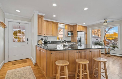 Clinton House | Beachfront Haven with Pool & Cozy Guest House Retreat