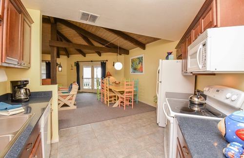 Bermuda Beach House | Cozy Beach House Steps from the Sand – Pet Friendly Oasis