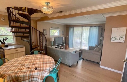 Manasquan Cottage | Beach Cottage Steps from the Ocean with Pet-Friendly Perks