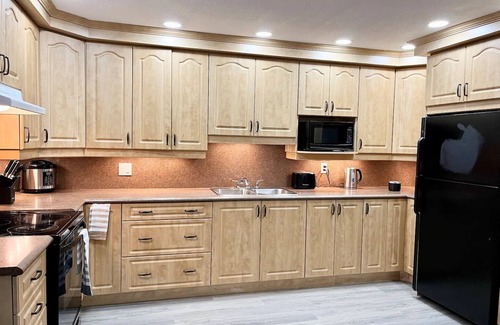 District Wright - Parc - de - la - Montagne House | Cozy Home Near Downtown Ottawa with Breakfast & Family Amenities