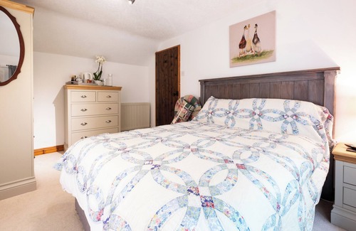 St Wenn Bed & Breakfast | Charming Bed and Breakfast - Demelza Cottage