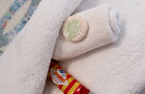 St Wenn Bed & Breakfast | Charming Bed and Breakfast - Demelza Cottage
