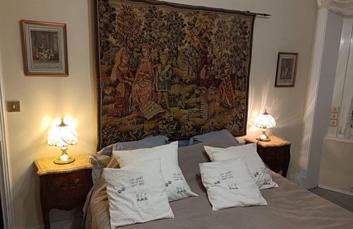 Calais City Center Bed & Breakfast | Cozy Bed and Breakfast in Central Calais Awaits You