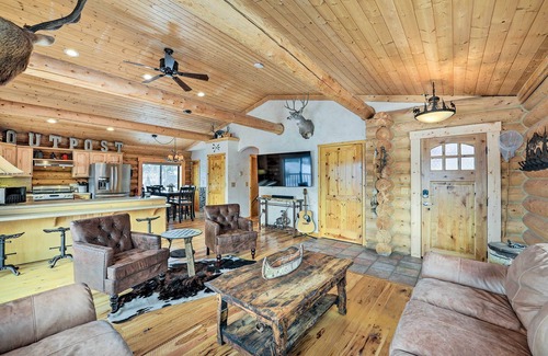 Bedford Cabin | Cozy Bedford Cabin with Private Hot Tub & Pet Friendly