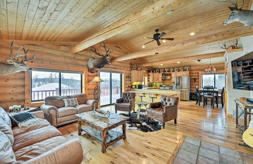 Bedford Cabin | Cozy Bedford Cabin with Private Hot Tub & Pet Friendly