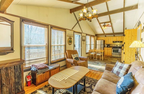 Beech Mountain Ski Chalet | Charming Beech Mountain Chalet – 2BR + Loft - 5 Mins to Ski Slopes & Restaurants