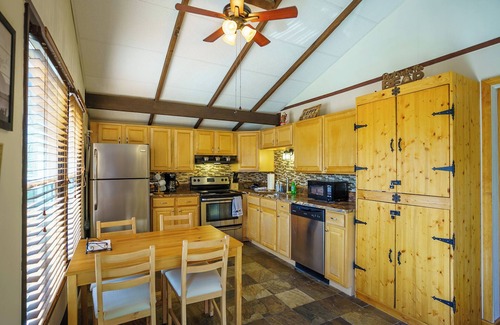 Beech Mountain Ski Chalet | Charming Beech Mountain Chalet – 2BR + Loft - 5 Mins to Ski Slopes & Restaurants