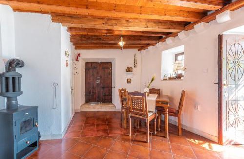 Perast House | Enchanting Bohemian House with Ocean View in Perast