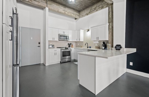 Birmingham Condo | Guest Rated 10/10: Boho Loft on Historic Morris Ave