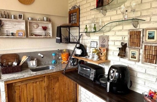Vale dos Pinheiros Apartment | Cozy Boho Studio with Kitchen in Vale dos Pinheiros