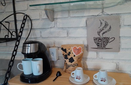 Vale dos Pinheiros Apartment | Cozy Boho Studio with Kitchen in Vale dos Pinheiros