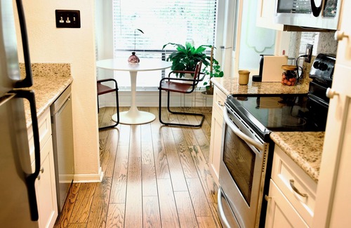 Wood Creek Condo | Bright Airy Retreat with Pool & Ocean View Near Attractions