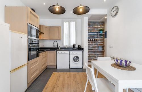 1st Arrondissement Apartment | Bright and Well-Equipped Apartment with Great Reviews