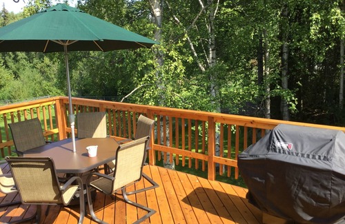 Scenic Foothills House | Family-Friendly Home with Spa & Breakfast - Rated 10/10!