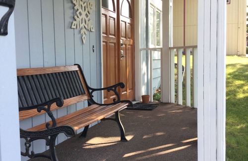 Scenic Foothills House | Family-Friendly Home with Spa & Breakfast - Rated 10/10!