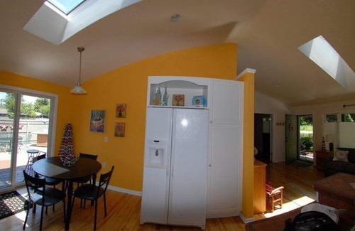 Douglas Condo | Bright Saugatuck/Douglas Getaway Condo with Oceanfront Views